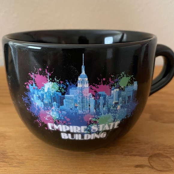 Extra Large Coffee Mug with Iconic NYC Logo - Picture 3 of 5